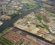 119982 Luchtfoto van het industrieterrein Cartesiusweg te Utrecht met op de voorgrond de Electrische Centrale van de ...